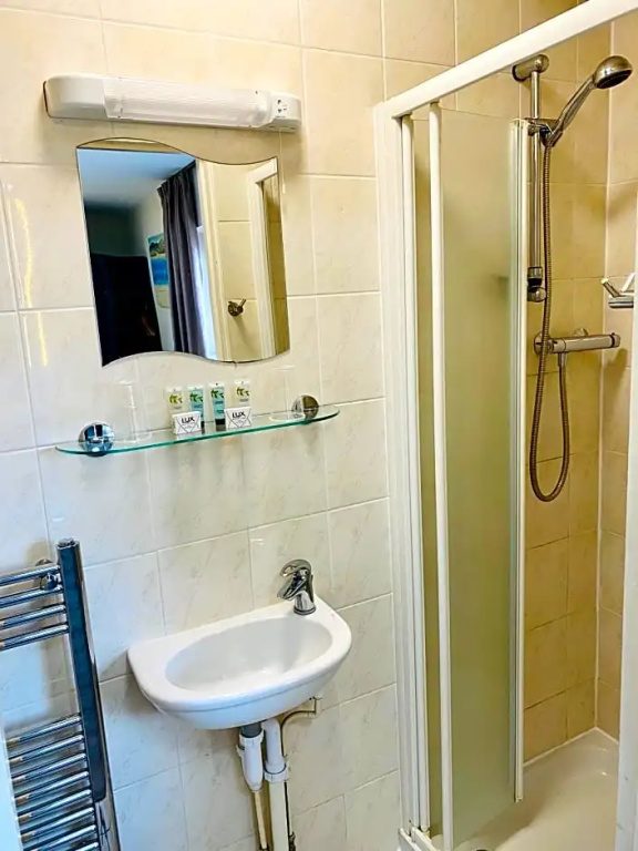 Almond Tree Hotel - Chambres