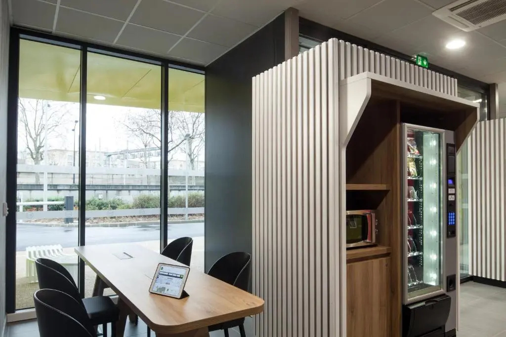 B&B HOTEL Paris Saint-Denis Pleyel 8