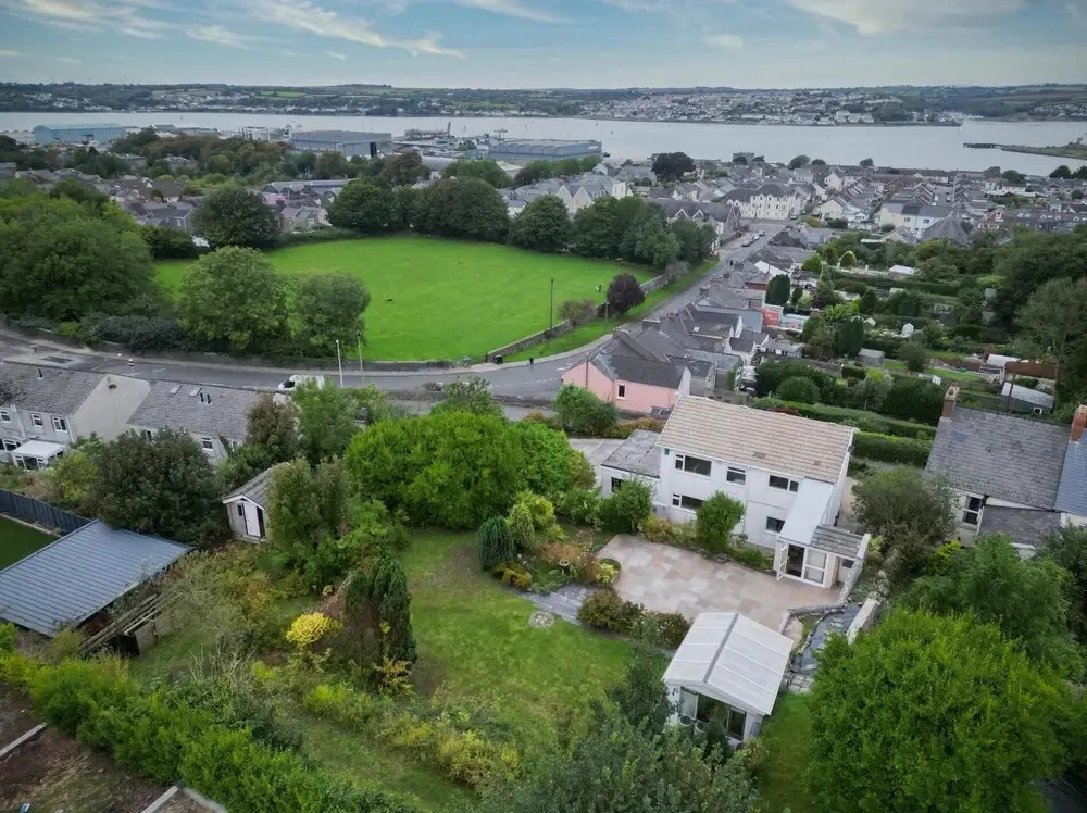 Longview - 4 Bedroom Holiday Home - Pembroke Dock