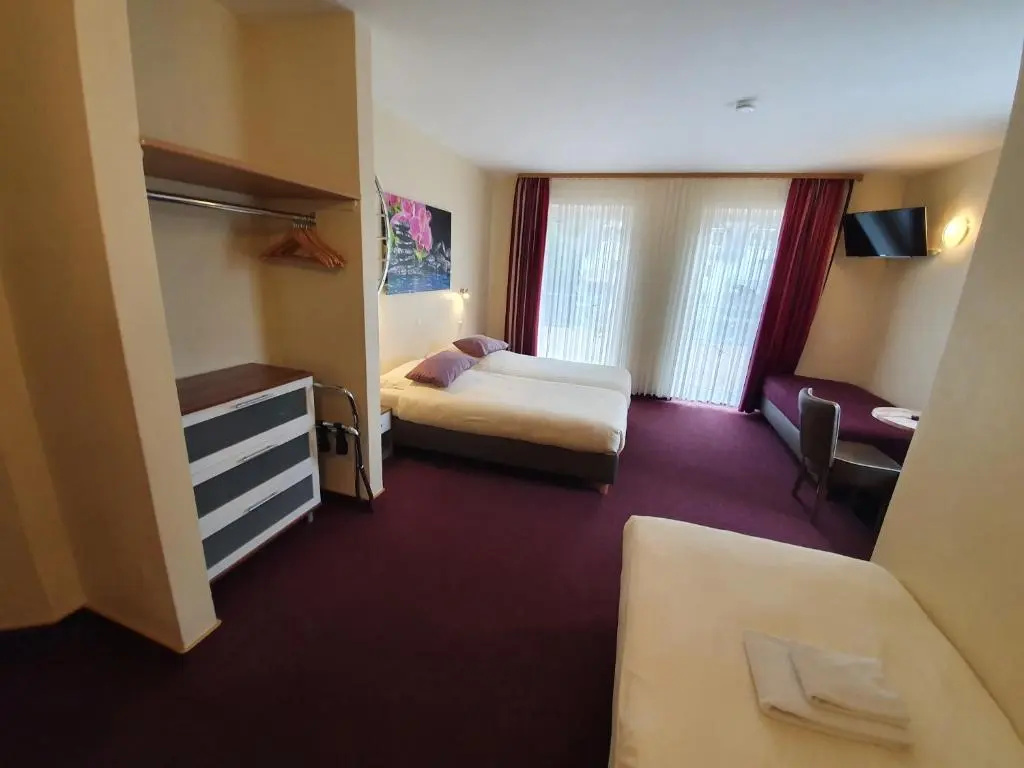 Standard Quadruple room