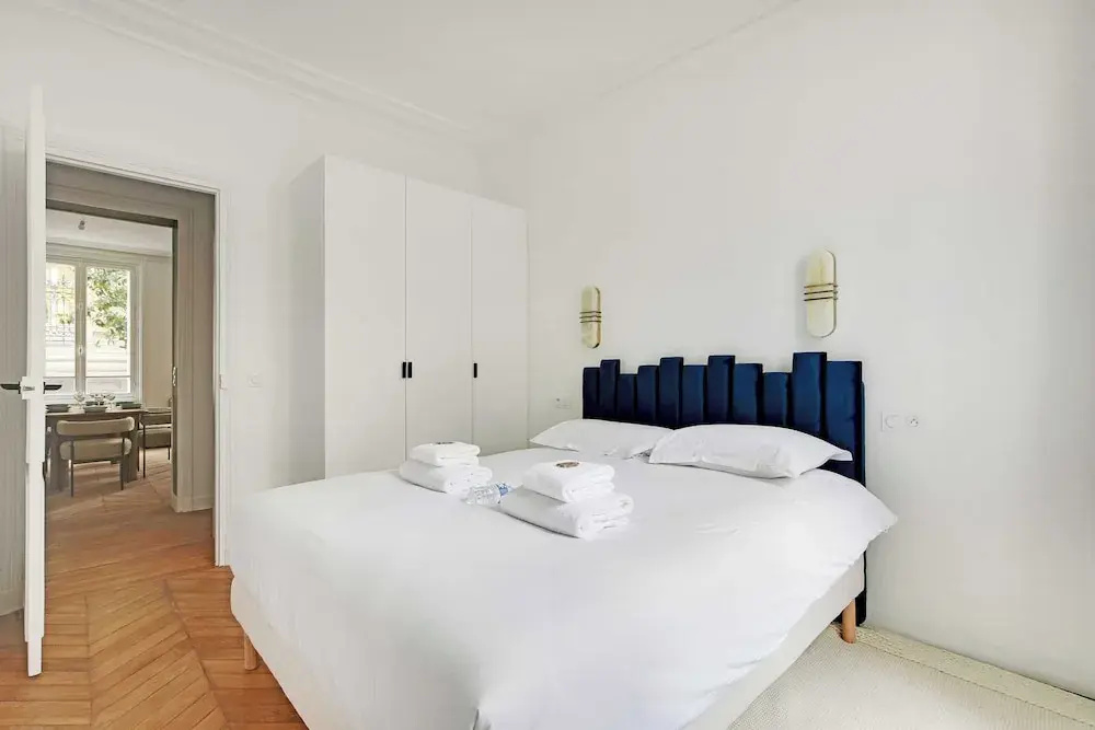 Elegant in Neuilly-sur-seine: A Charming Retreat
