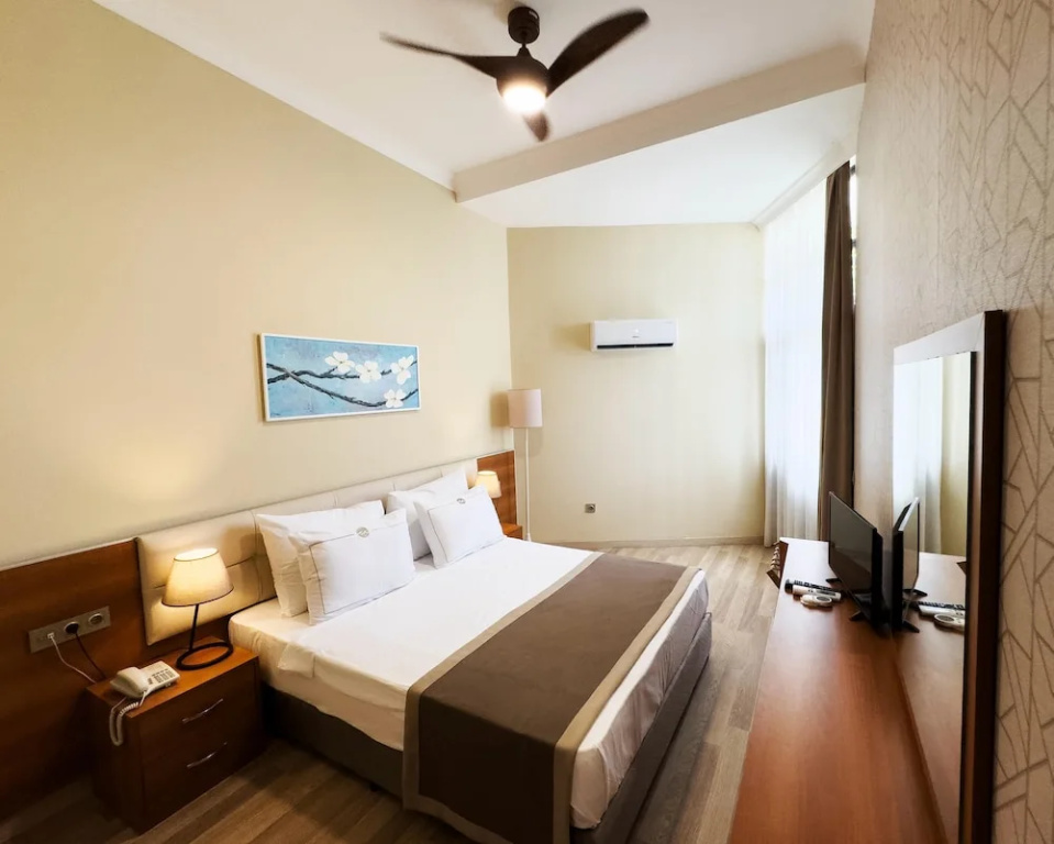 Uras Beach Hotel — фото
