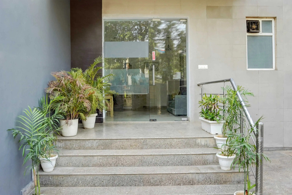 Townhouse Oak Sector 53 Golf Course Road