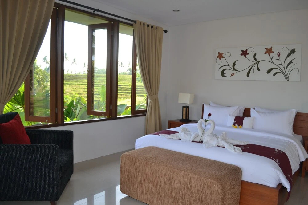 3 Bedrooms Villa with balcony