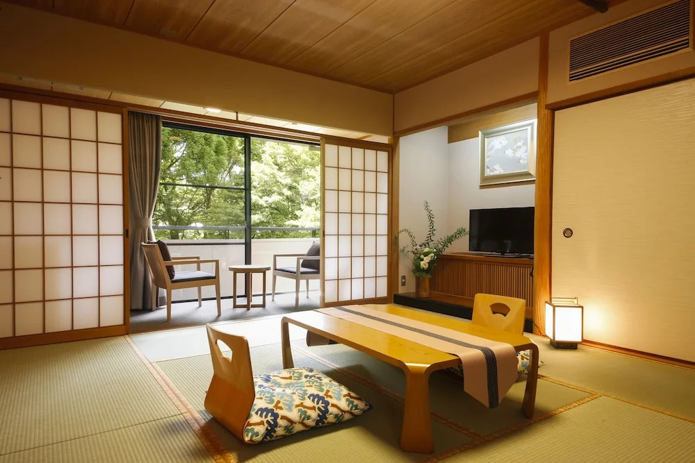 Standard room with mountain view