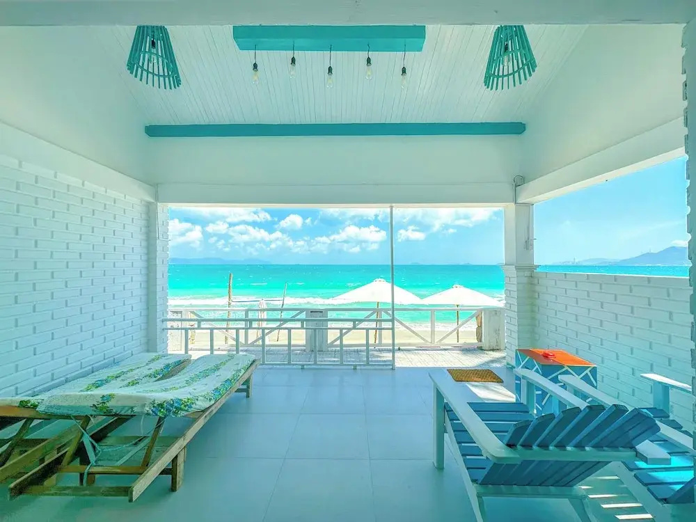 Bungalow beachfront
