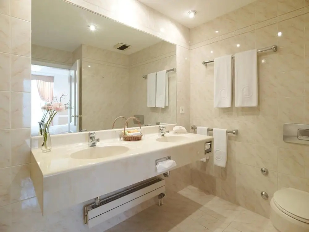 1 Bedroom Suite
