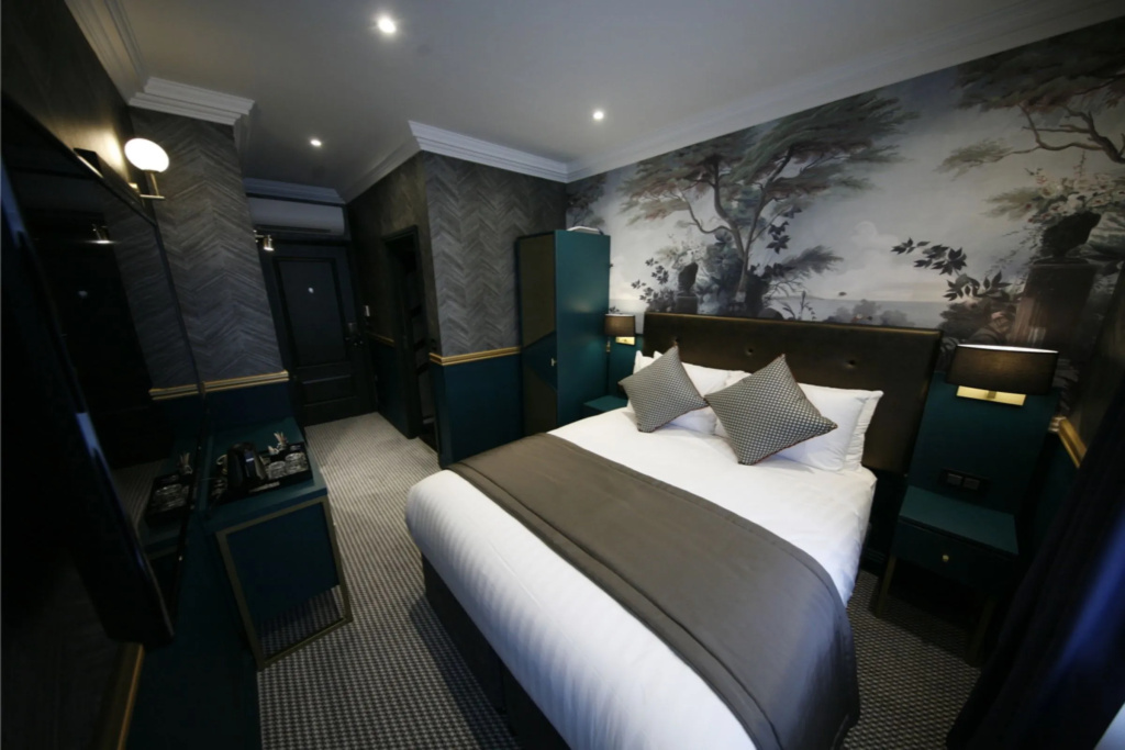 Отель The Portico Hotel в Лондоне