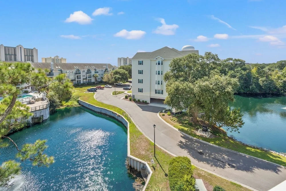 Ocean Keyes Lakeview Condo 2 Blocks From Beach!