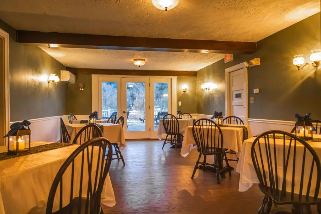 Lincoln Inn & Restaurant at the Covered Bridge by null