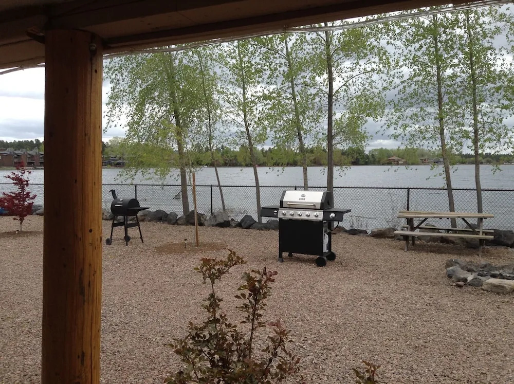 Rainbow's End Resort on Rainbow Lake - Général