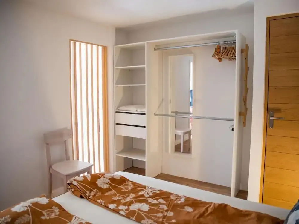 Voir la photo 2 — Bright, Modern Loft Comfortable Vacation Home