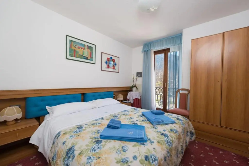 Standard Double room with land view (full double bed)