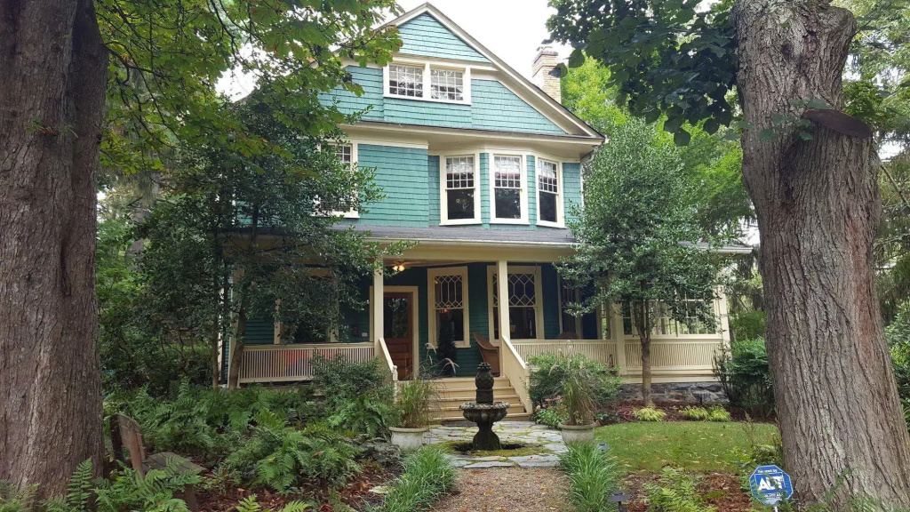 At Cumberland Falls Bed & Breakfast Inn