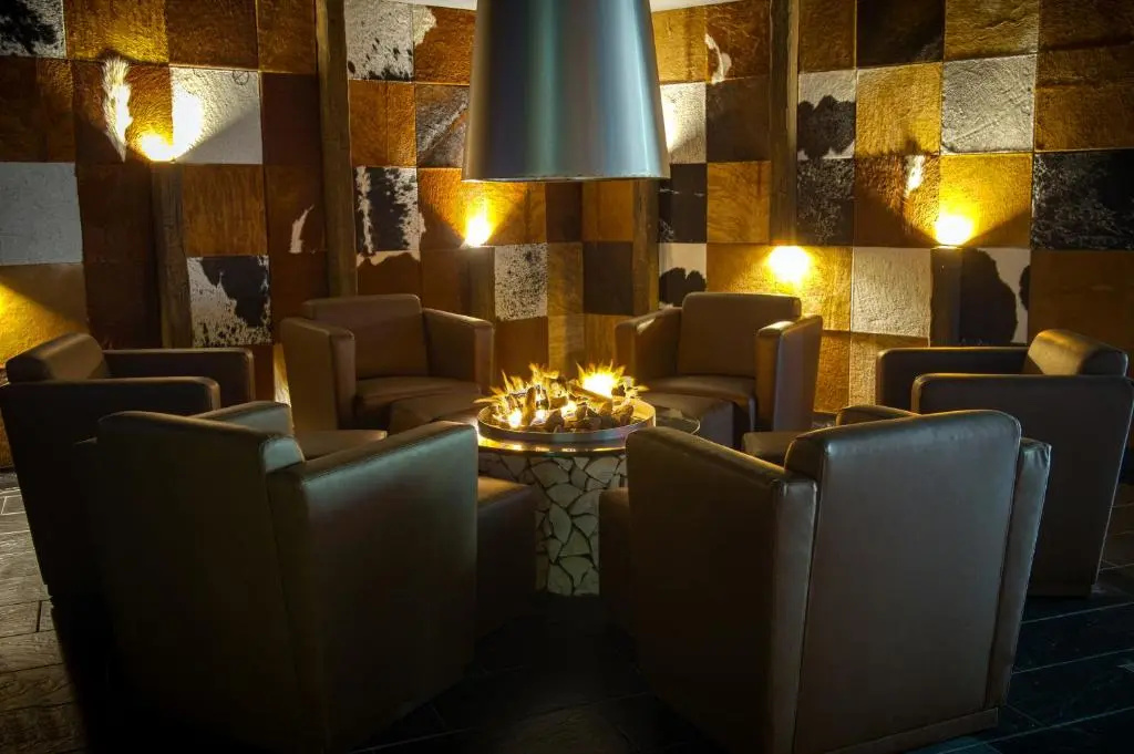 Lobby & Reception