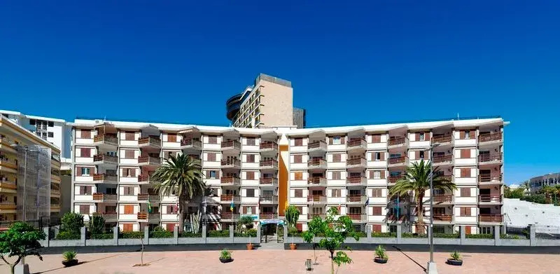 Las Gondolas Apts.