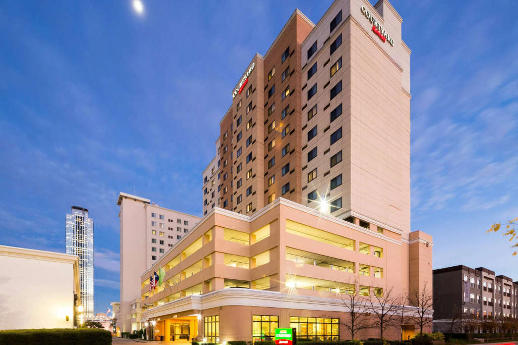 Courtyard by Marriott Houston by the Galleria