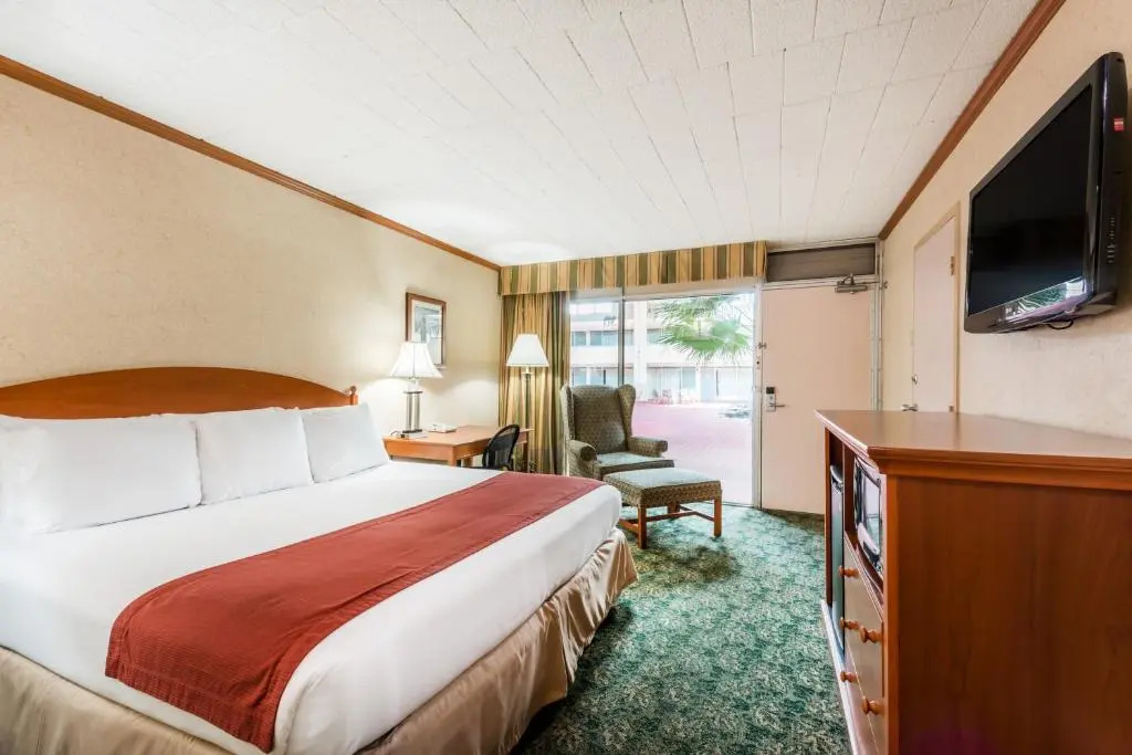 Ramada by Wyndham State College Hotel & Conference Center - Chambres