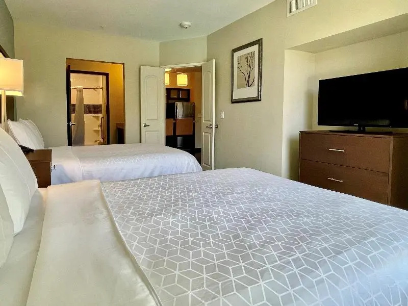 Staybridge Suites Carlsbad by IHG - Chambres