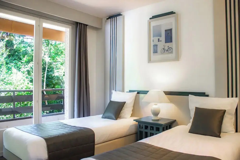 Classic Double room with balcony (twin beds)