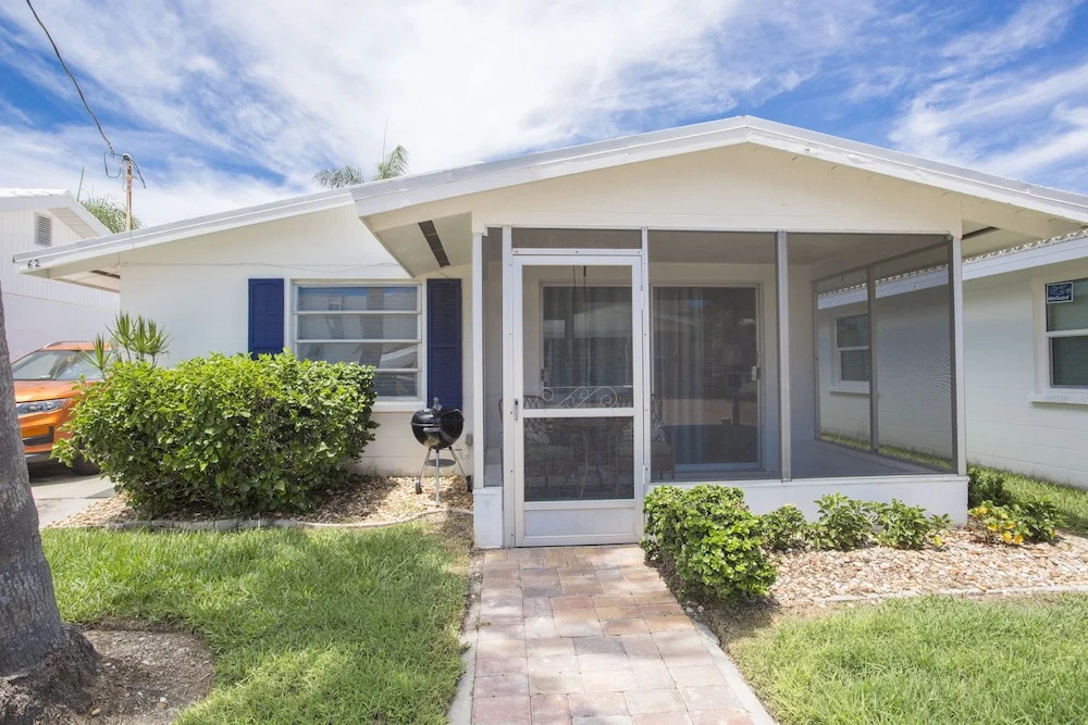 Aloha Kai - Unit 62 1 Bedroom 1 Bathroom Apts