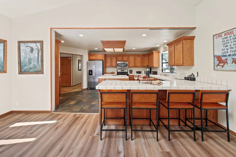 Alpenglow Chateau by Avantstay Ideal Big Bear Location w/ Pool Table & Hot Tub!