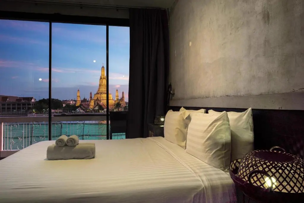 Deluxe Double room with river view (full double bed)