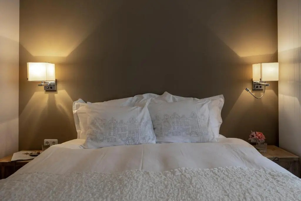 Deluxe Double room with garden view (full double bed)