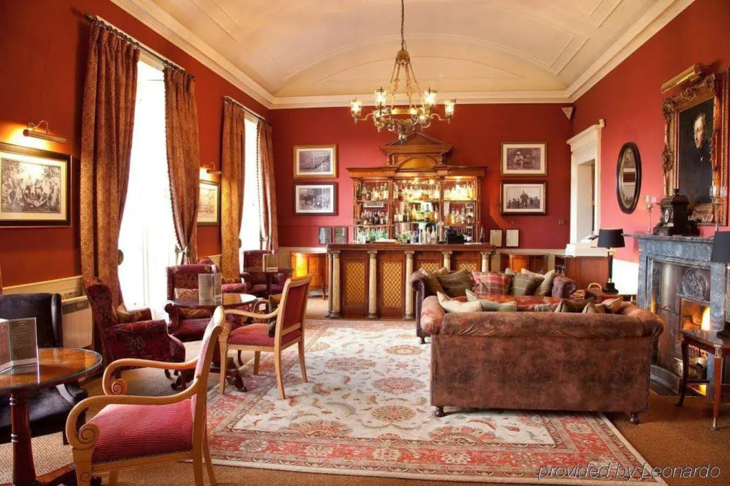 Thainstone House - Général