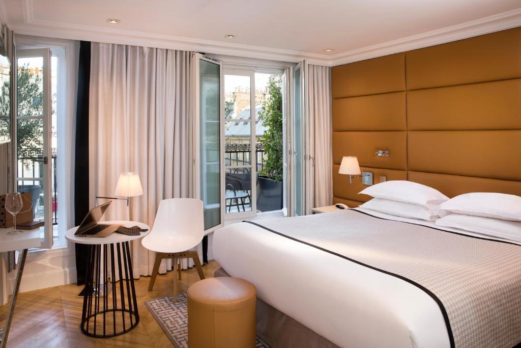 Hotel R de Paris 94