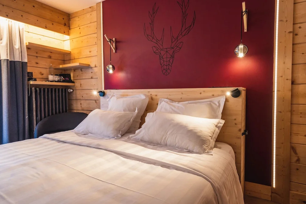 Deluxe Double room with balcony (full double bed)
