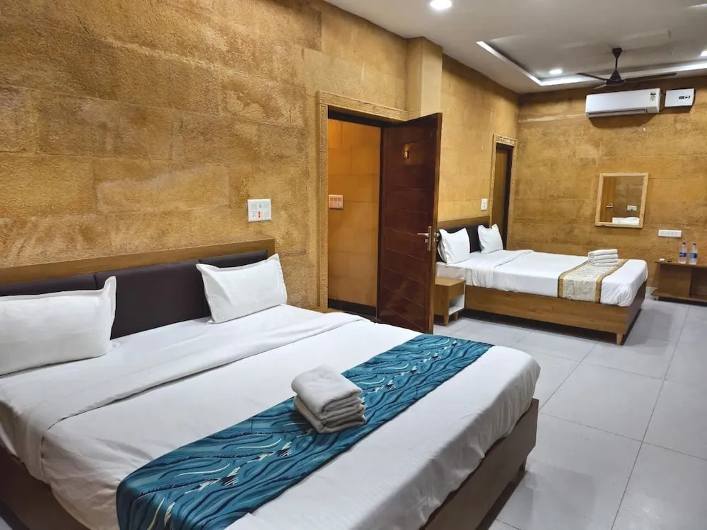 Hotel Jodhani Regency — 4