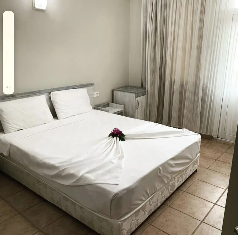 Classic Double room (full double bed)