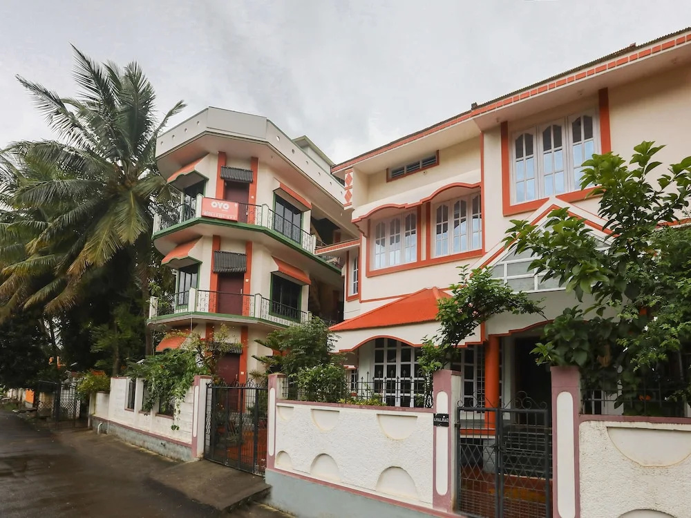 OYO 7030 Four Seasons