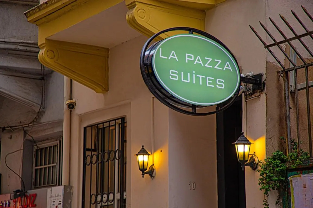 La Pazza Suites Hotel — фото