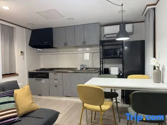 -Gyokuran-6-minute walk from Shin-Okubo station and 15-minute walk from Shinjuku station!