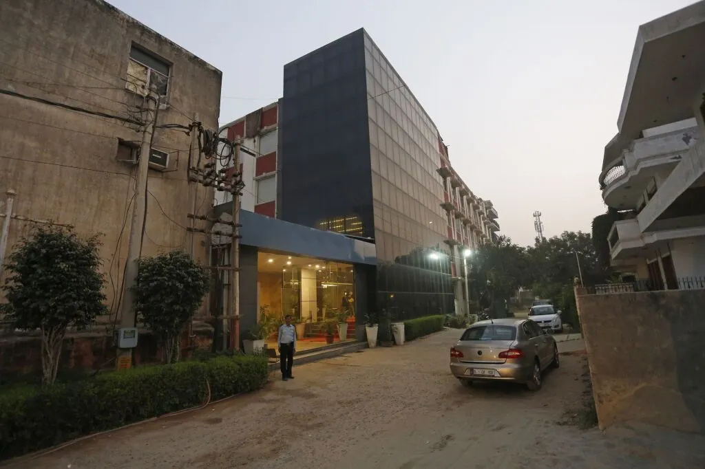 OYO 10968 Hotel Almati 1