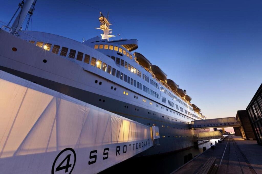 SS Rotterdam by null