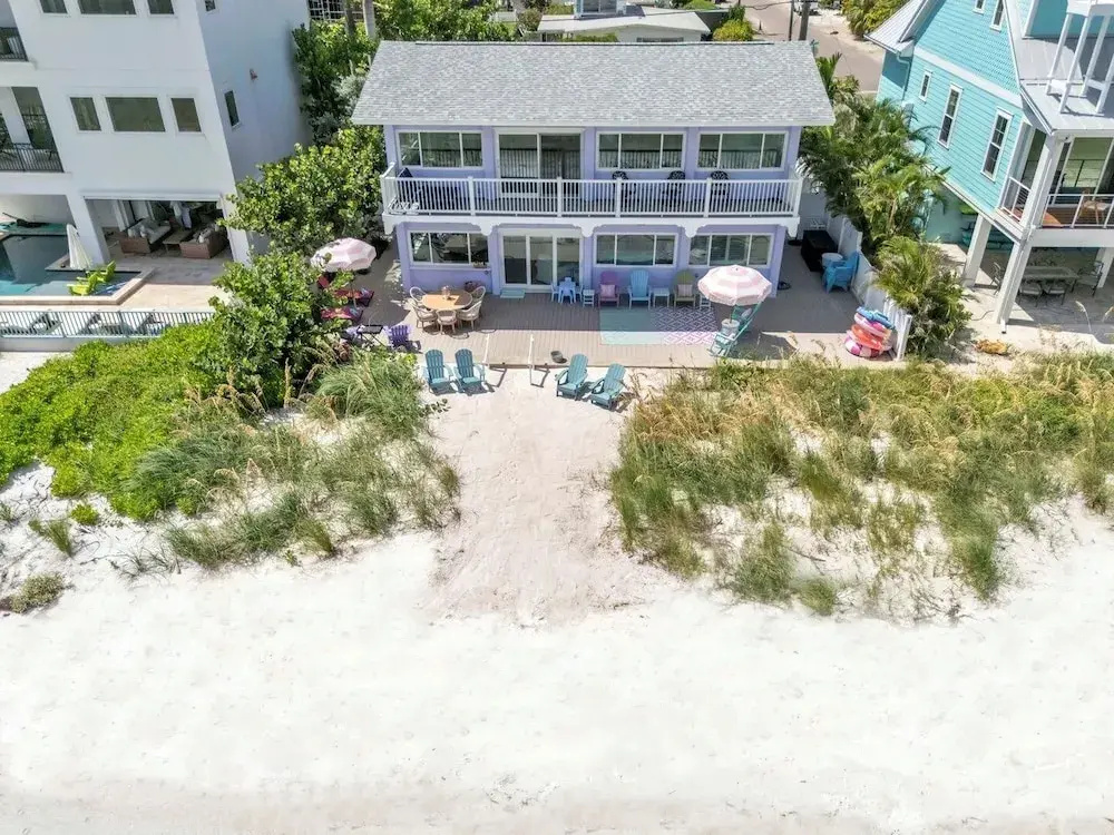 Flamingo Bay 4 Bedroom Home by RedAwning