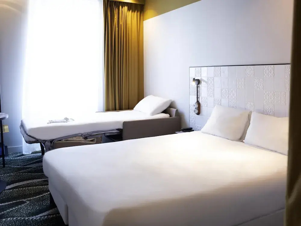 Standard Triple room