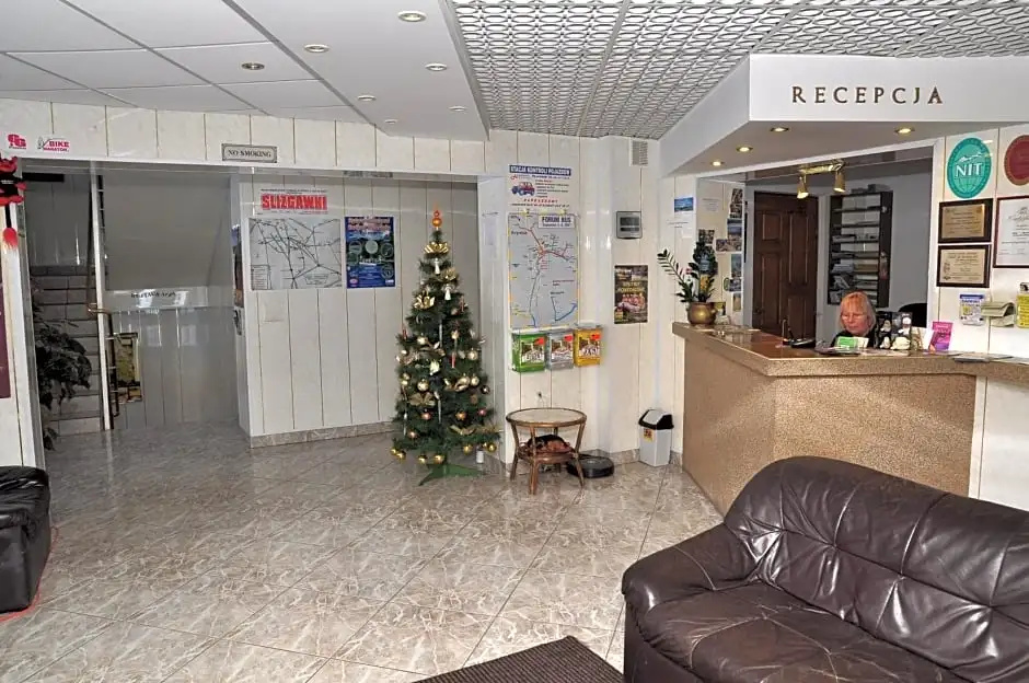 Lobby & Reception