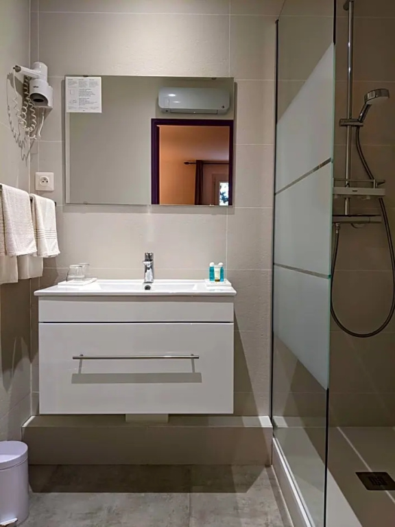 Le Pradet Hotel - Chambres