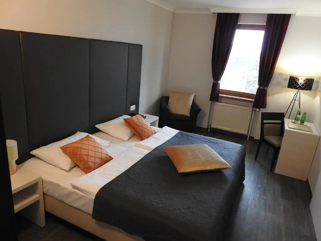 Standard Double room (full double bed)