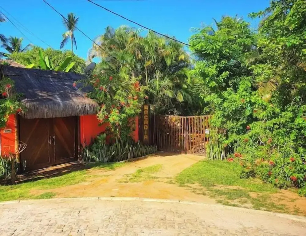 Casa de Temporada 4 Coqueiros, 16 Hóspedes, Piscina, 4 Suítes e Churrasqueira em Itacaré Bahia