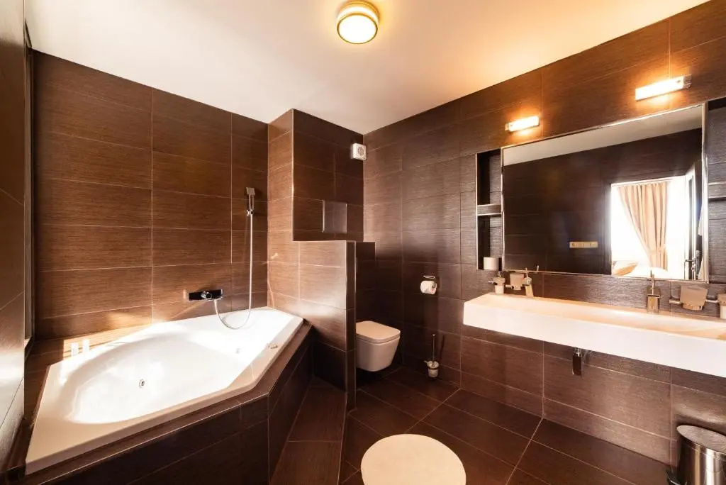 Luxury Suite