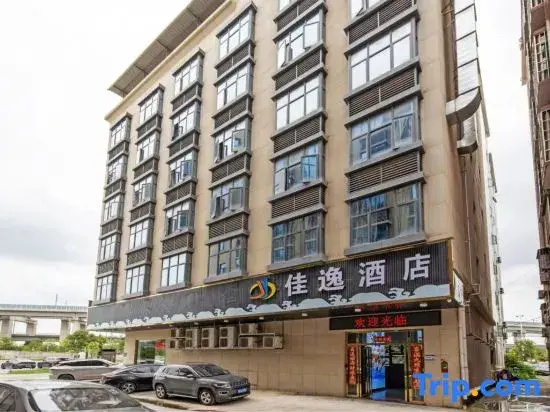 Room 104, Residential Quarter, No. 3 Lianfa Avenue, Tongqiao Town, Huicheng District, Huizhou