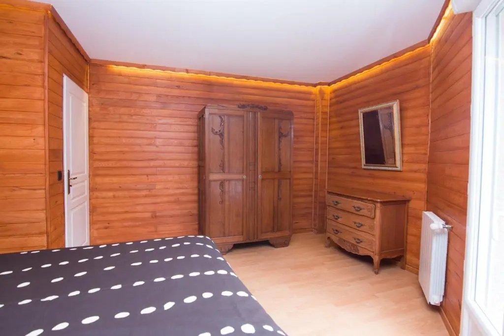 Voir la photo 2 — Chalet de TARA - Grand appartement esprit chalet - piscine chauffée - Genève