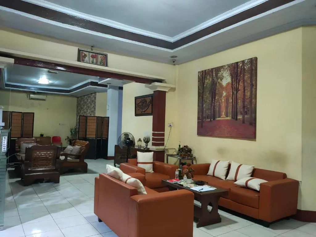 Lobby & Reception