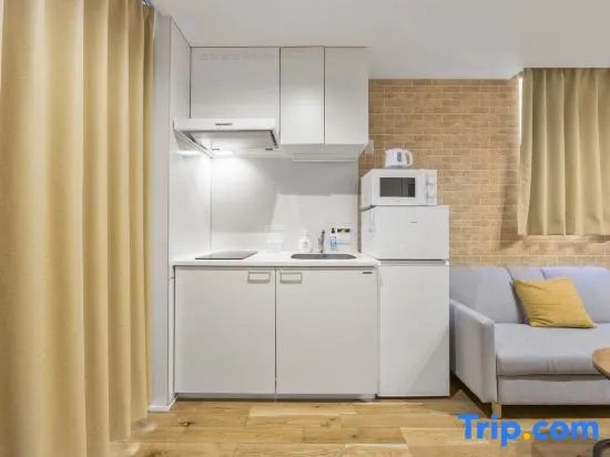 Nishi Shinjuku Apartment 202