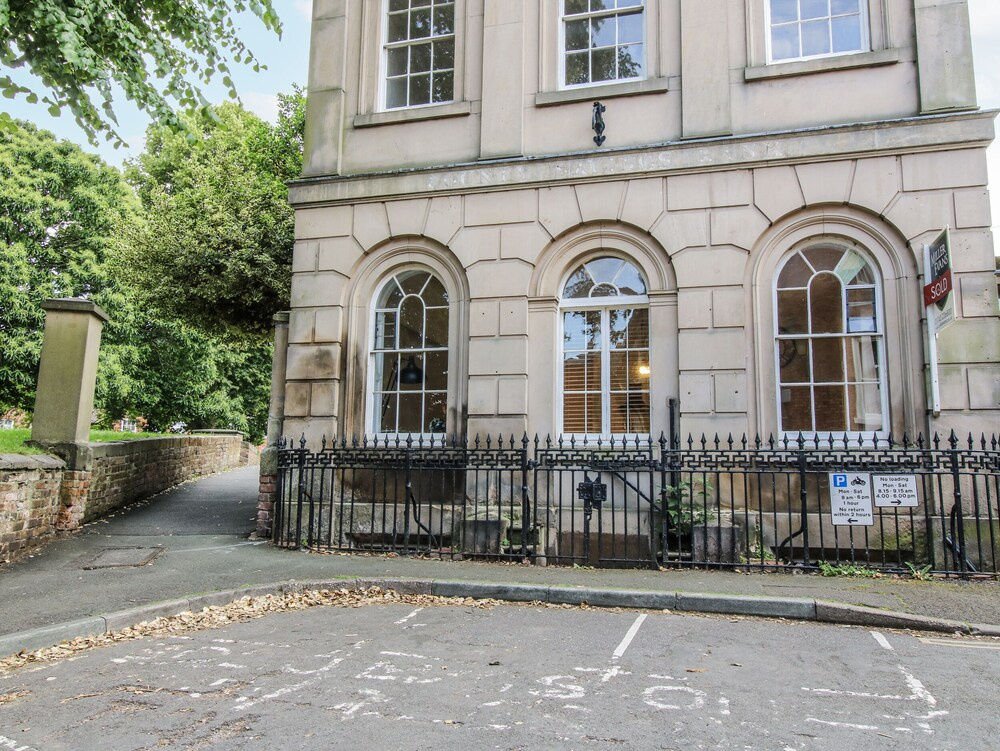 1C College Hill